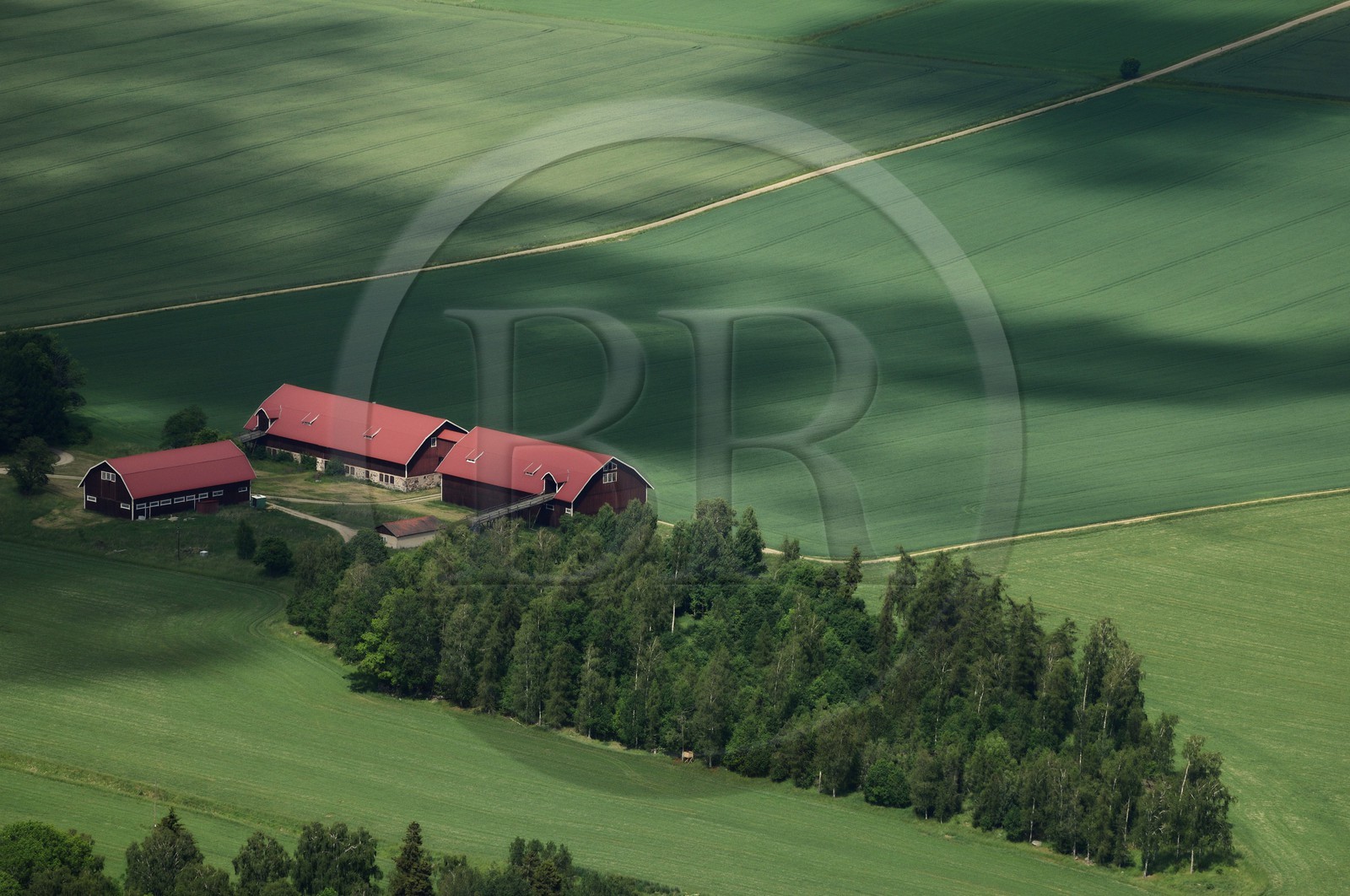 Suède, ferme du comté d’Östergötland (vue aérienne)