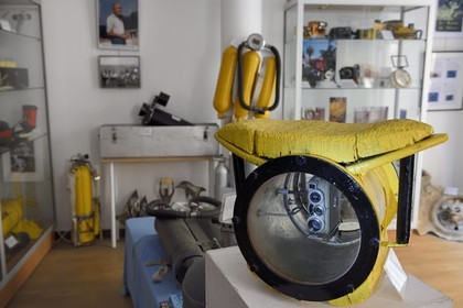 France, Var, Sanary-sur-Mer, Frédéric Dumas museum devoted to underwater archeology and history of scuba diving equipment, handcrafted waterproof case 1950