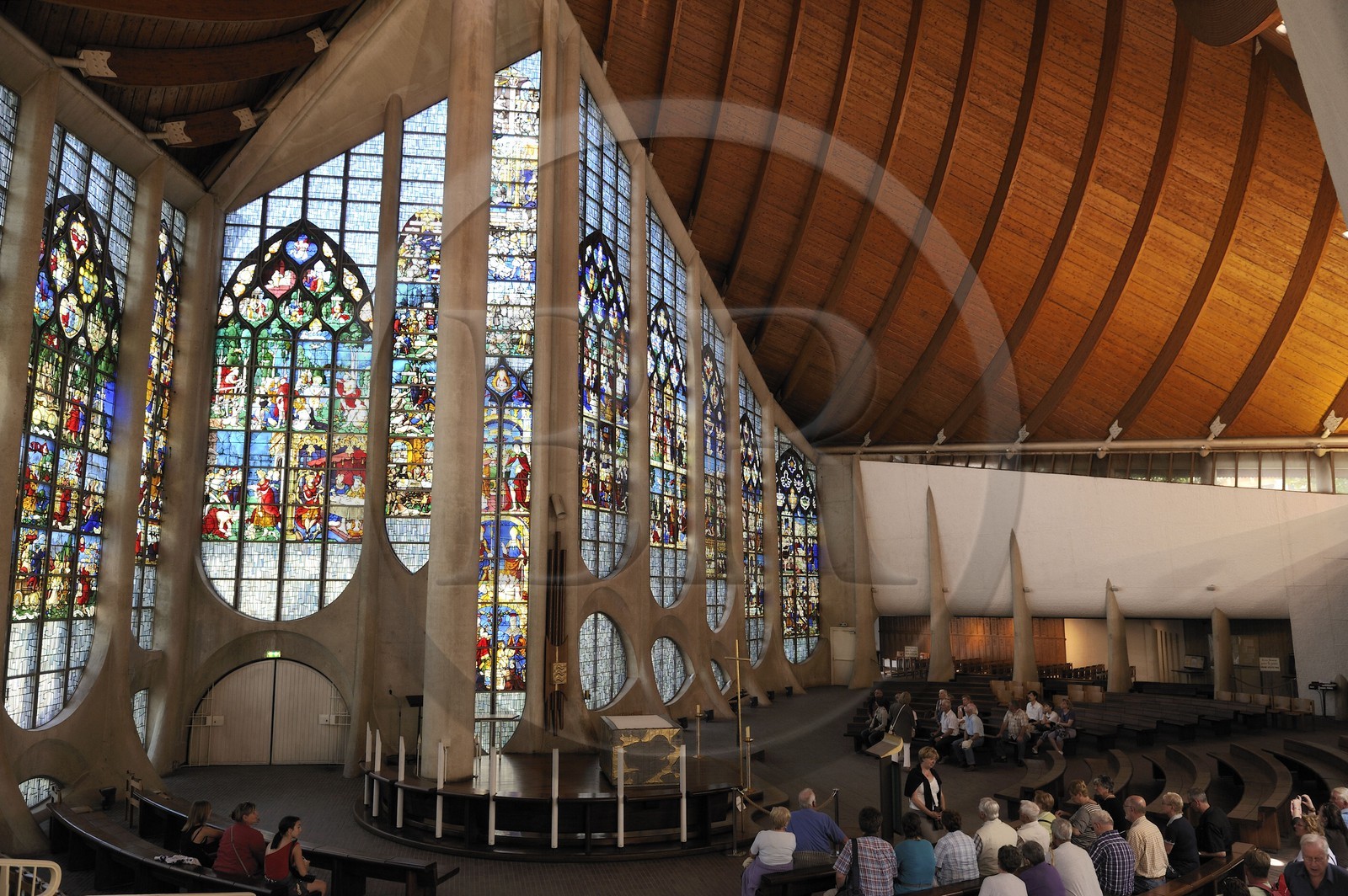 France, Seine-Maritime (76), Rouen, l'église Sainte-Jeanne-d'Arc, lieu de conservation des vitraux de l’ancienne église Saint-Vincent détruite en 1944