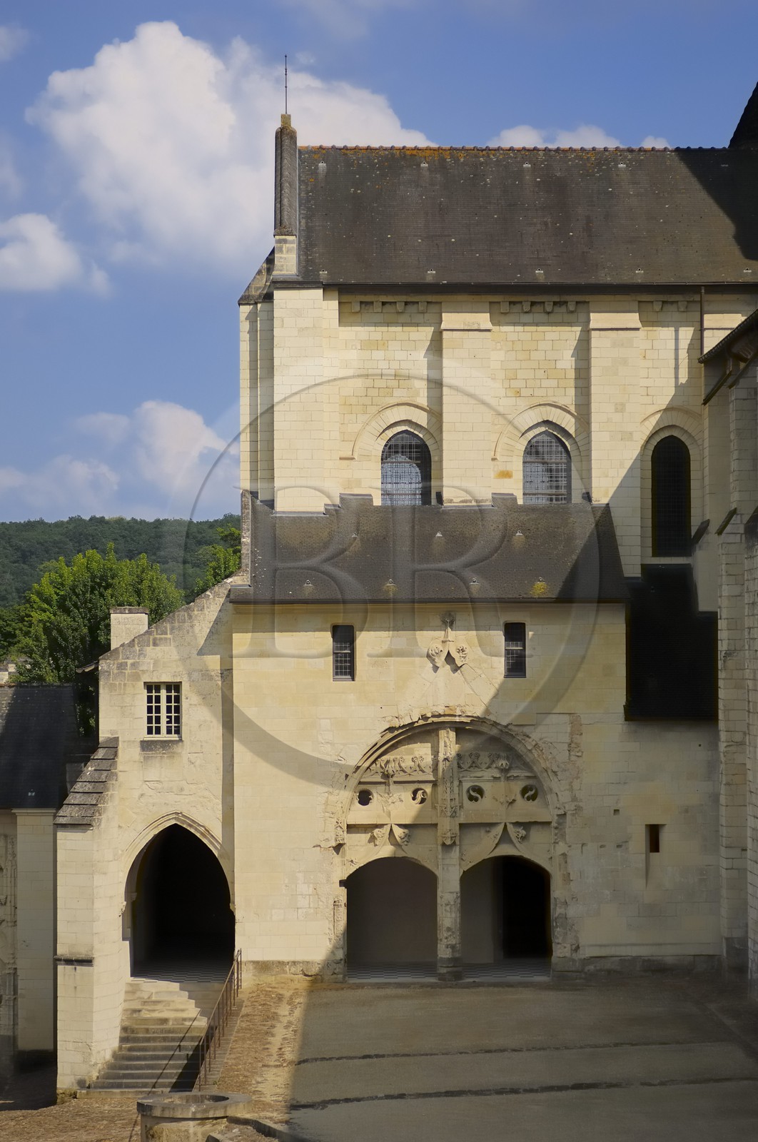 France, Maine et Loire (49), Vallée de la Loire classée Patrimoine Mondial de l' UNESCO, Fontevraud-l'Abbaye, abbaye de Fontevraud, l'église abbatiale