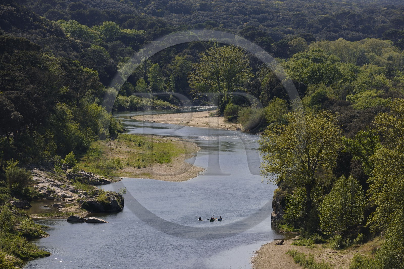 France, Gard (30), descente en canoë-kayak du Gardon au Pont du Gard