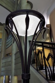 France, Alpes-Maritimes (06), Nice, quartier des Baumettes, l'immeuble Art déco Le Gloria Mansions, éclairage du grand hall d'entrée