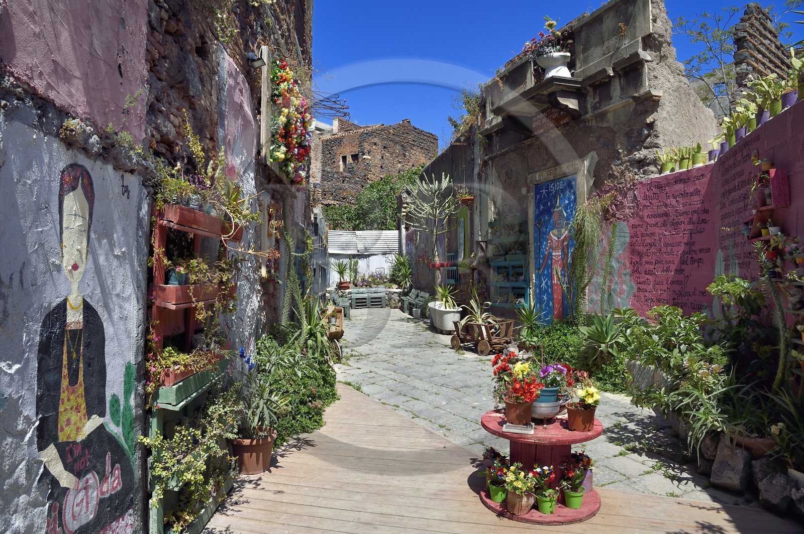 Italie, Sicile, Catane, ville baroque classée au Patrimoine Mondial de l'UNESCO, le quartier historique de San Berillo, quartier à l'abandon depuis les années 50 qui renait grâce au street art