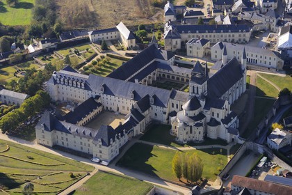 France, Maine-et-Loire (49), Vallée de la Loire classée Patrimoine Mondial de l'UNESCO, Fontevraud l'Abbaye, abbaye de Fontevraud (vue aérienne)