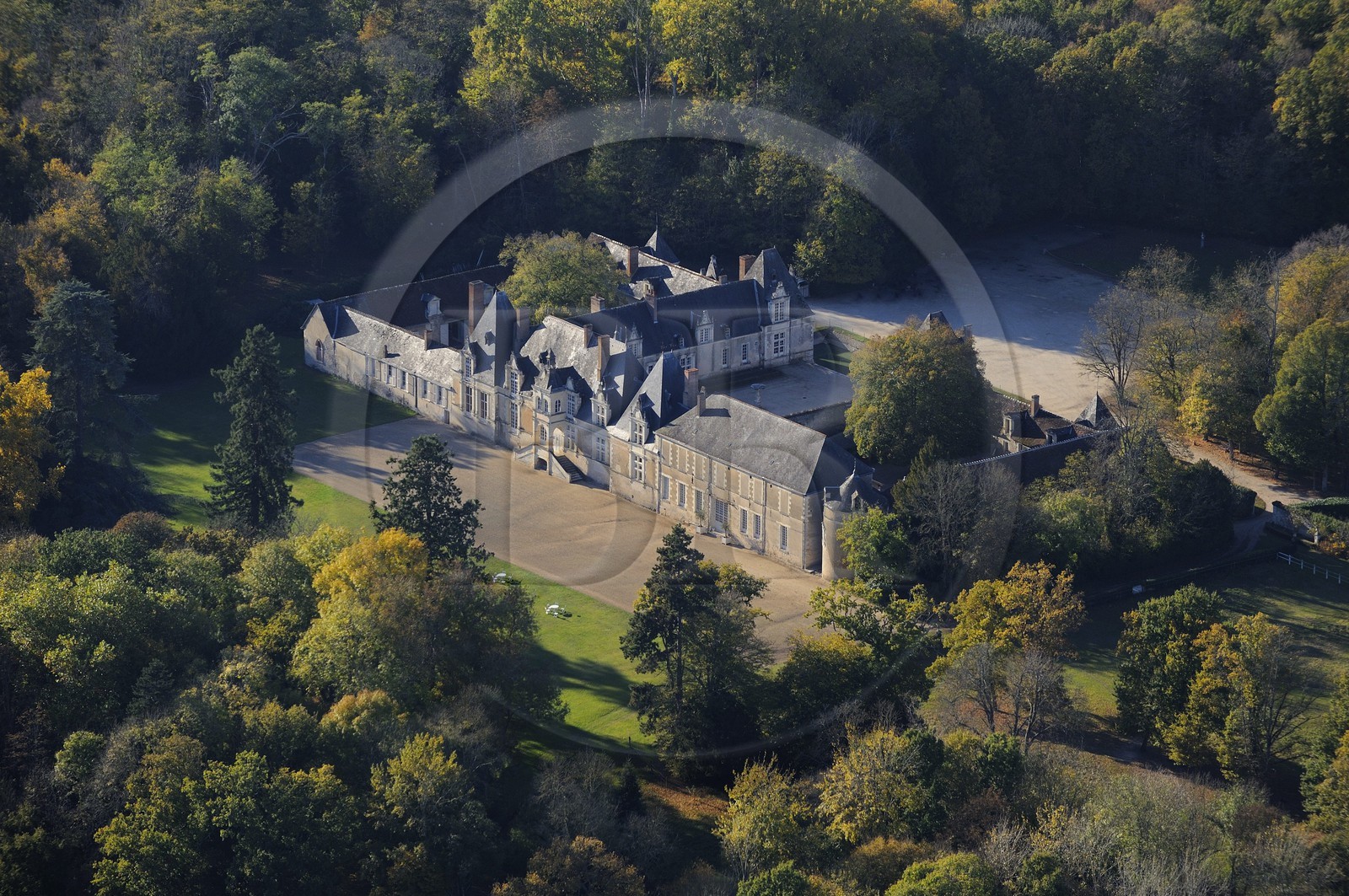 France, Loir-et-Cher (41), château de Villesavin (châteaux de la Loire) (vue aérienne)