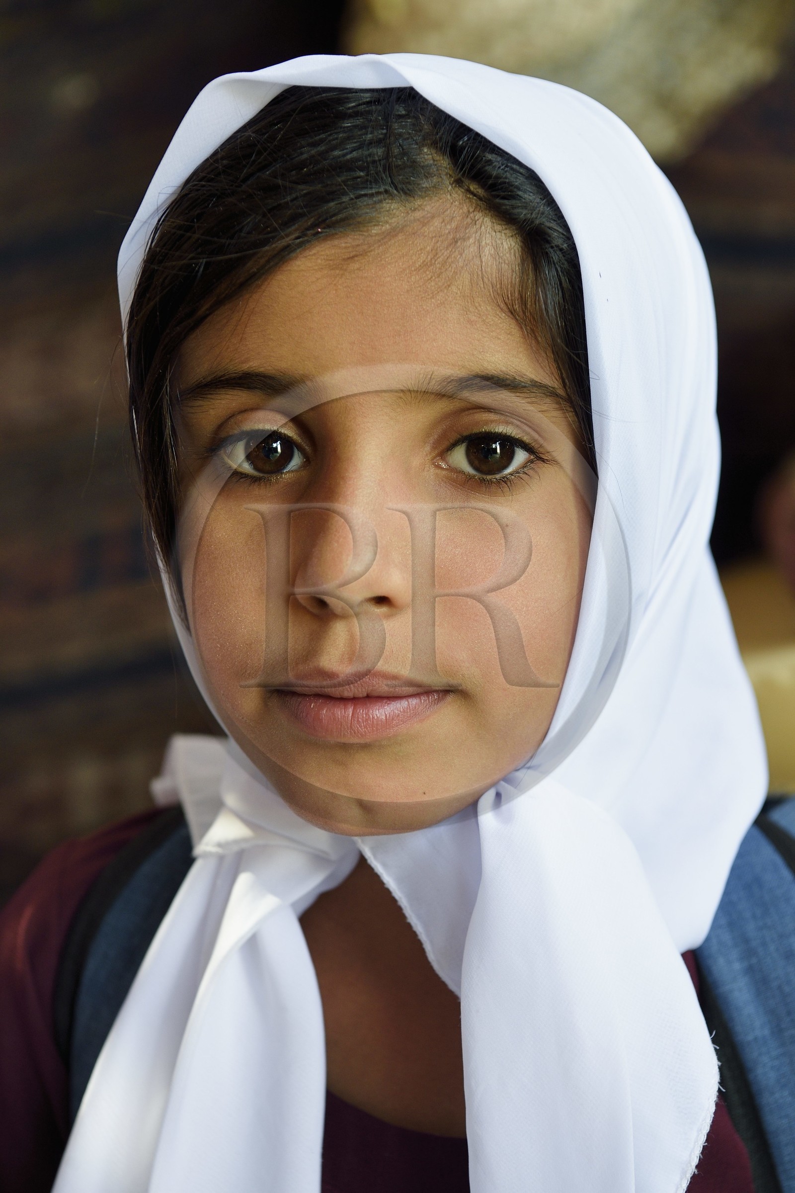 Sultanat d'Oman, gouvernorat de Ash Sharqiyah, désert des Wahiba Sands ou Sharqiya Sands, village bédouin de al-Wasil, famille bédouine al-Badri, Nor qui rentre de l'école