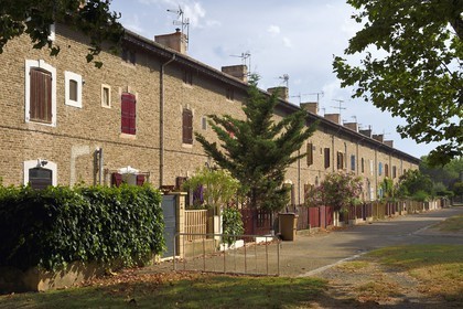 France, Bouches-du-Rhône (13), Camargue, Salin-de-Giraud, cité ouvrière de l'usine Solvay