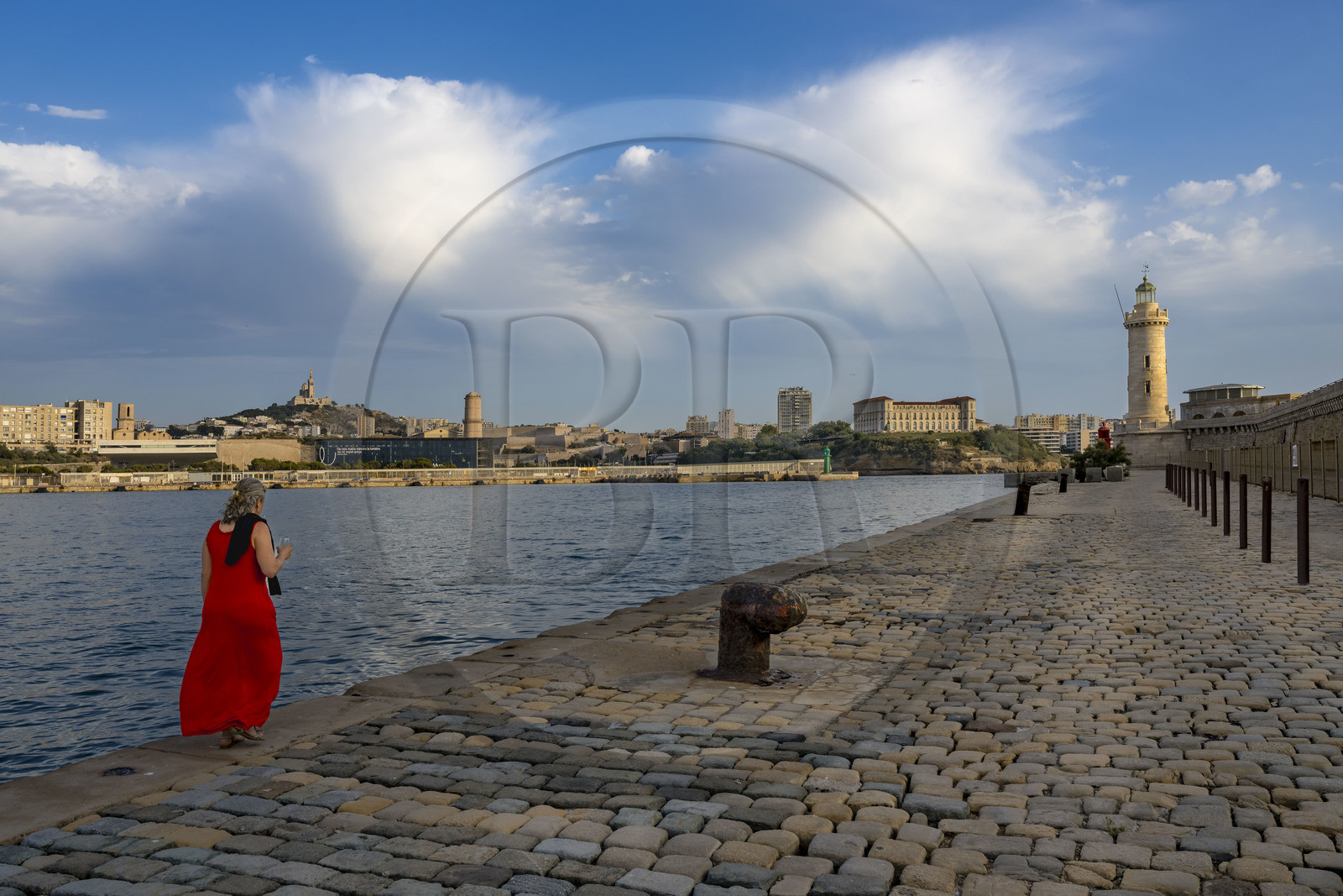 France, Bouches-du-Rhône (13), Marseille, Zone Euroméditerranée, grand port maritime de Marseille (GPMM), la digue du large et son phare de Sainte Marie