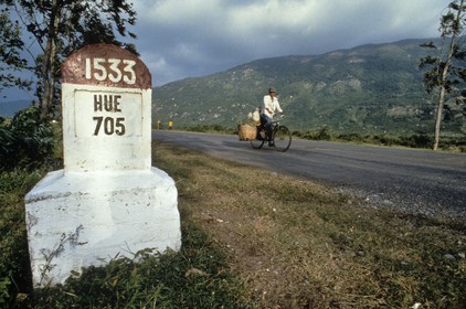 Vietnam, province de Ninh Thuan, route nationale 1A construite par les Fran