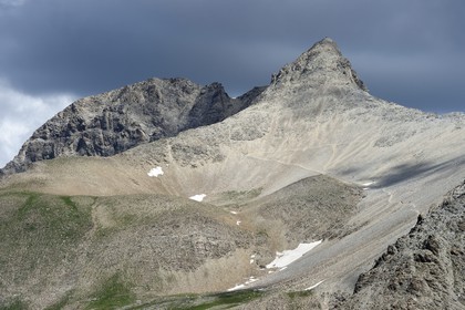 France, Alpes de Haute Provence, Uvernet Fours, Mercantour National Park, Ubaye valley, lake tour hiking trail of the Cayolle pass, Mount Pelat (3051 m)