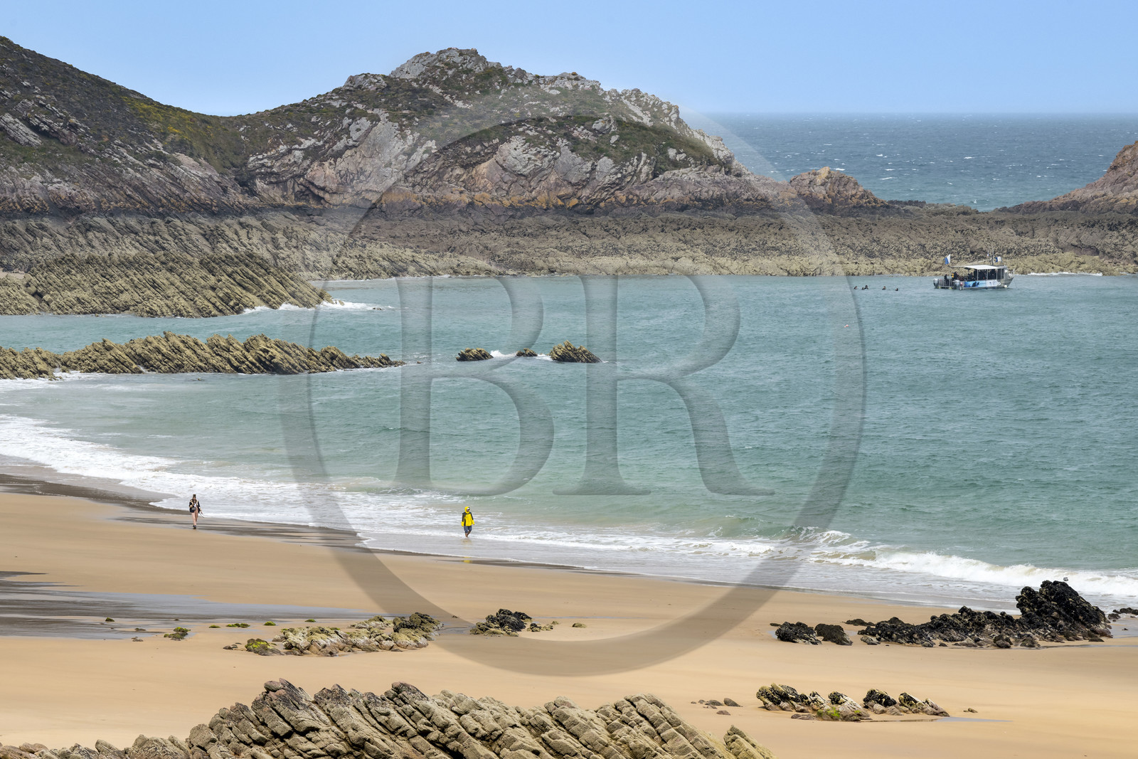France, Côtes d'Armor (22), Grand Site de France Cap d'Erquy – Cap Fréhel, Erquy, plage (naturiste) de Lourtouais à l'Est du Cap d'Erquy