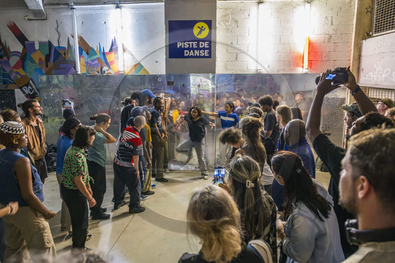 France, Bouches-du-Rhône (13), Marseille, La Friche de la Belle de Mai, cession de Krump sur la piste de danse ouverte à tous