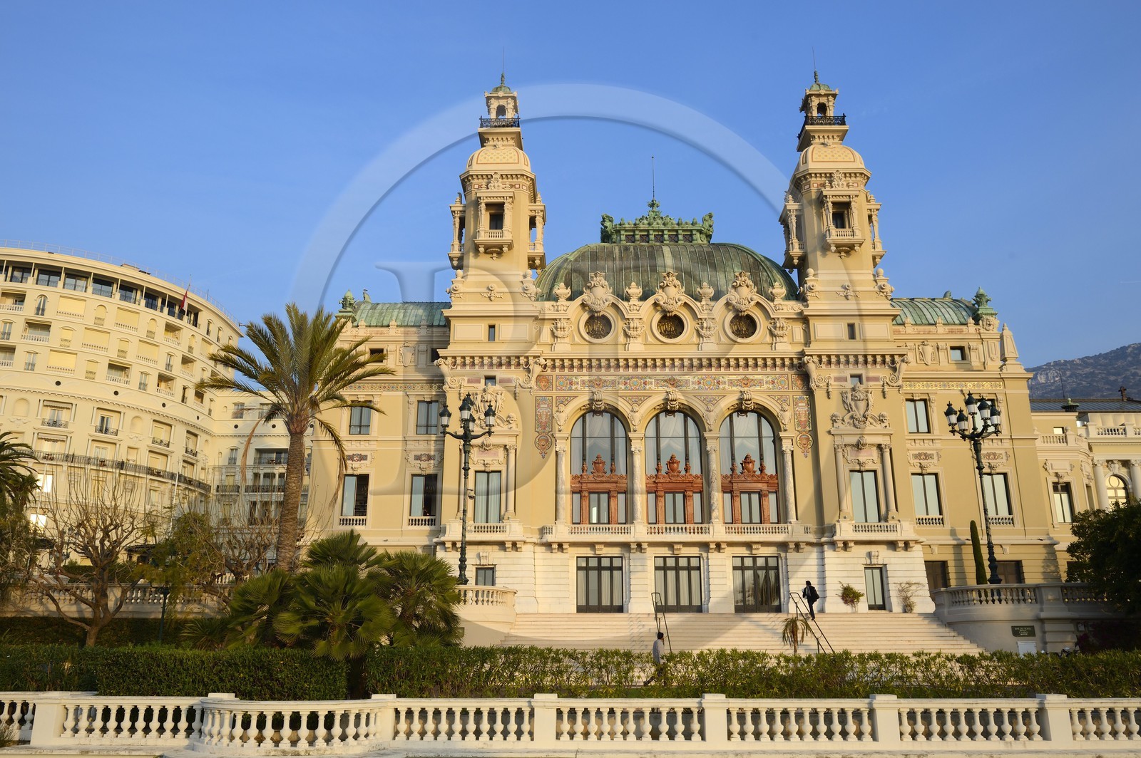 Principauté de Monaco, Monaco, Monte-Carlo, Société des Bains de Mer de Monaco, la facade coté mer du casino et de l'Opera conçu par l'architecte Charles Garnier, Mention obligatoire : Société des Bains de Mer de Monaco
