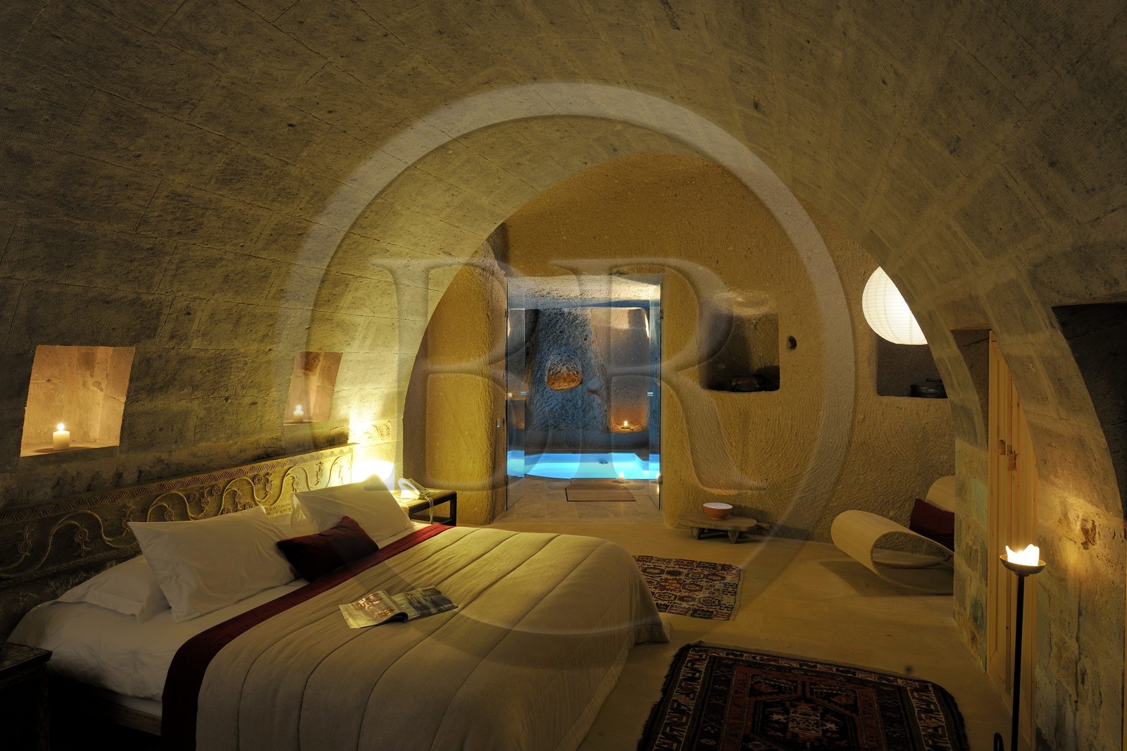 Turquie, Anatolie Centrale, province de Nevsehir, Cappadoce classée Patrimoine Mondial de l'UNESCO, village d' Uçhisar, hôtel troglodytique Argos in Cappadocia