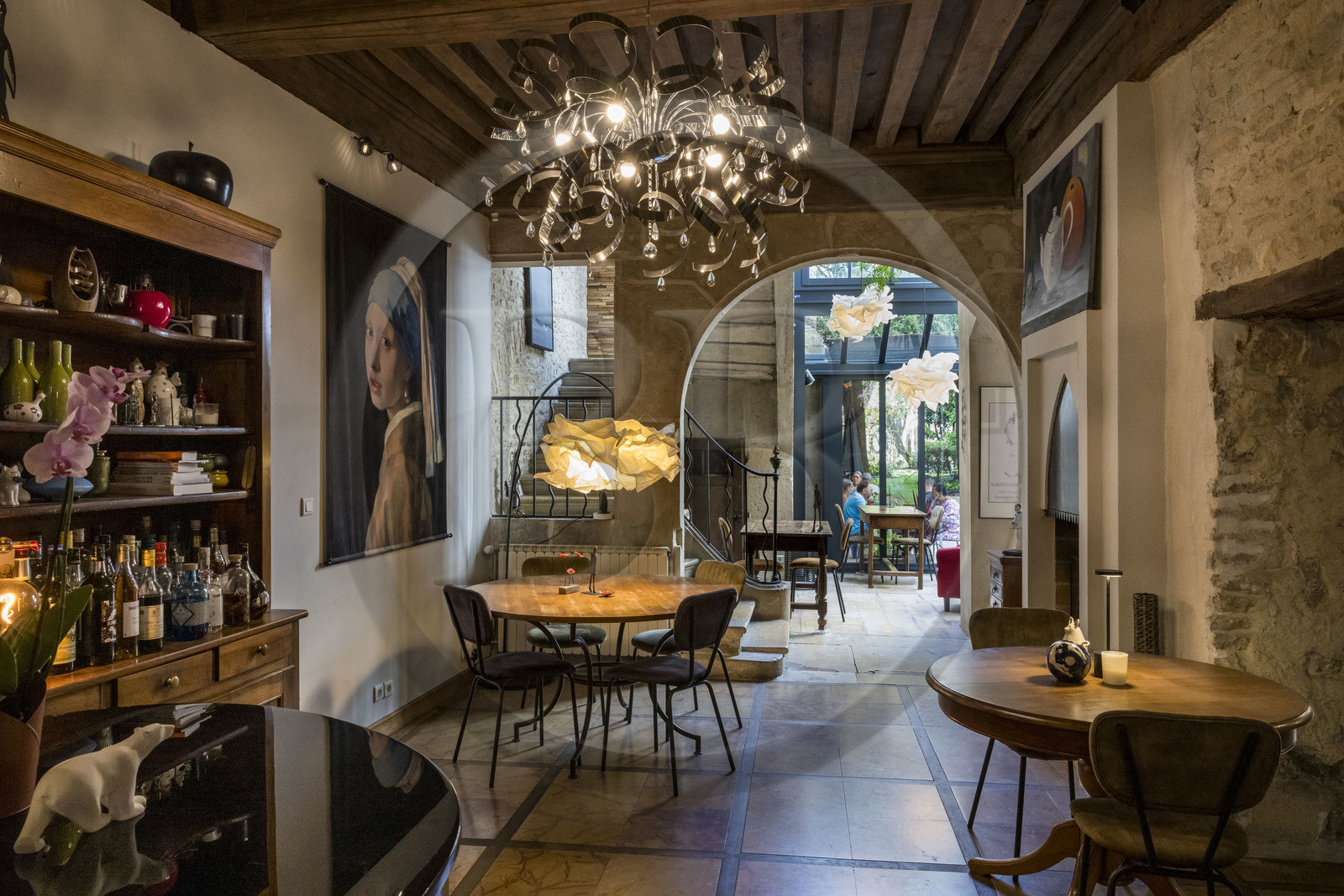 France, Côte-d'Or (21), Dijon, zone classée Patrimoine Mondial de l'UNESCO, restaurant Le Chat qui Pense dans l'ancien Hotel Monge du XVIIe siècle