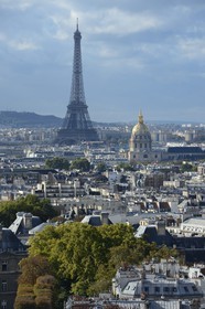 France, Paris (75), les Invalides et la Tour Eiffel en arrière plan