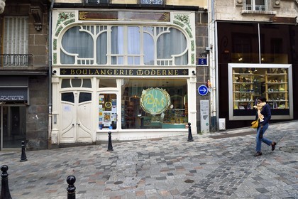 France, Puy de Dome, Clermont Ferrand, the art nouveau boulangerie moderne bakery in the rue du port neighborhood since 1905