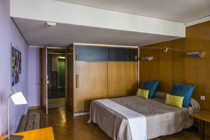 France, Bouches-du-Rhône (13), Marseille, oeuvre architecturale de Le Corbusier, classée Patrimoine Mondial de l'UNESCO, la Cité Radieuse par l'architecte Le Corbusier, Hotel restaurant Le Corbusier, une chambre