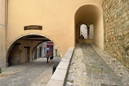 France, Var (83), Seillans, labellisé Les Plus Beaux Villages de France, facade de la mairie