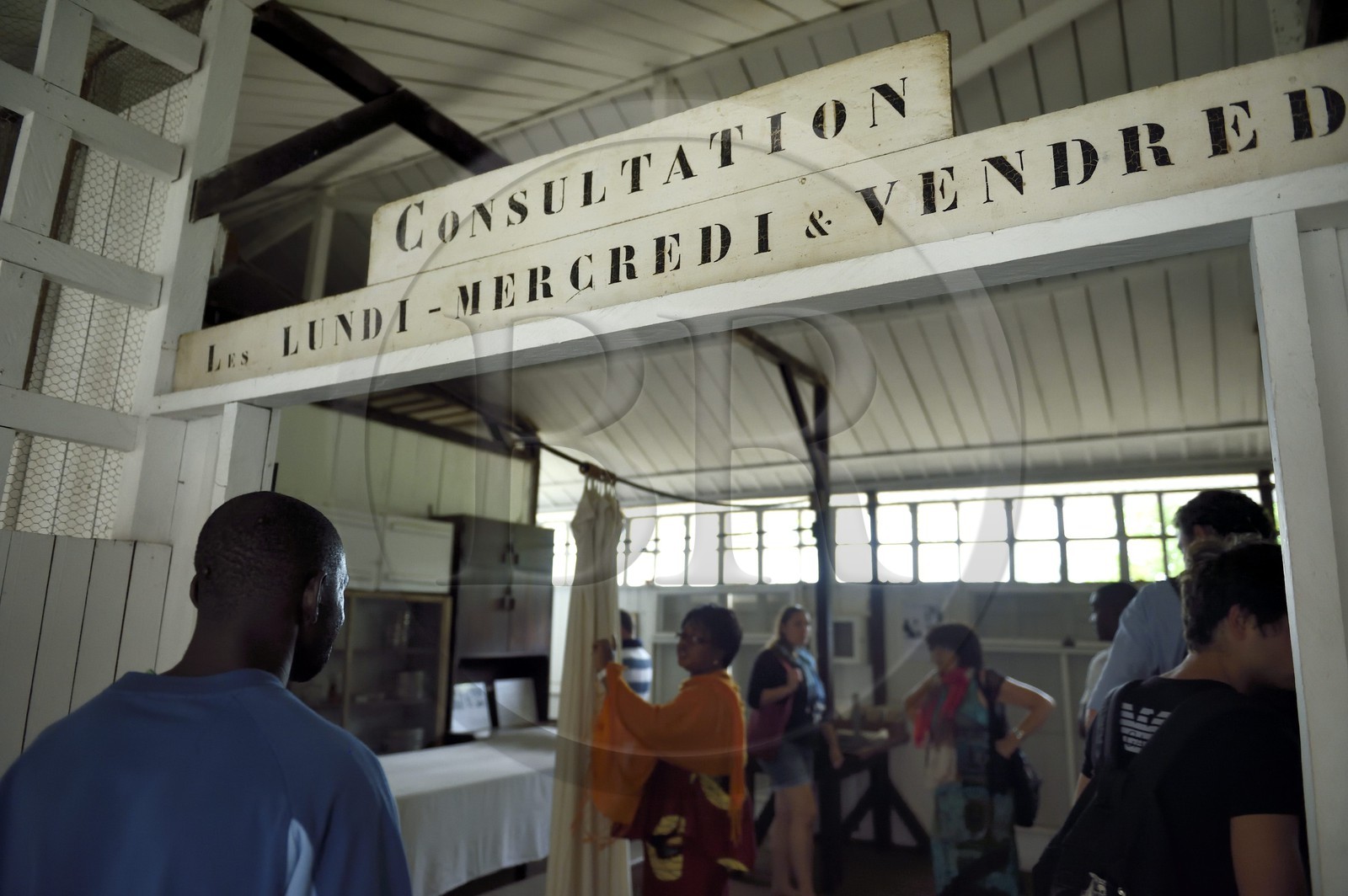 Gabon, Province du Moyen-Ogooué, Lambaréné, l'ancien Hopital Albert Schweitzer devenu musée, la Grande Pharmacie (policlinique), la salle de consultation