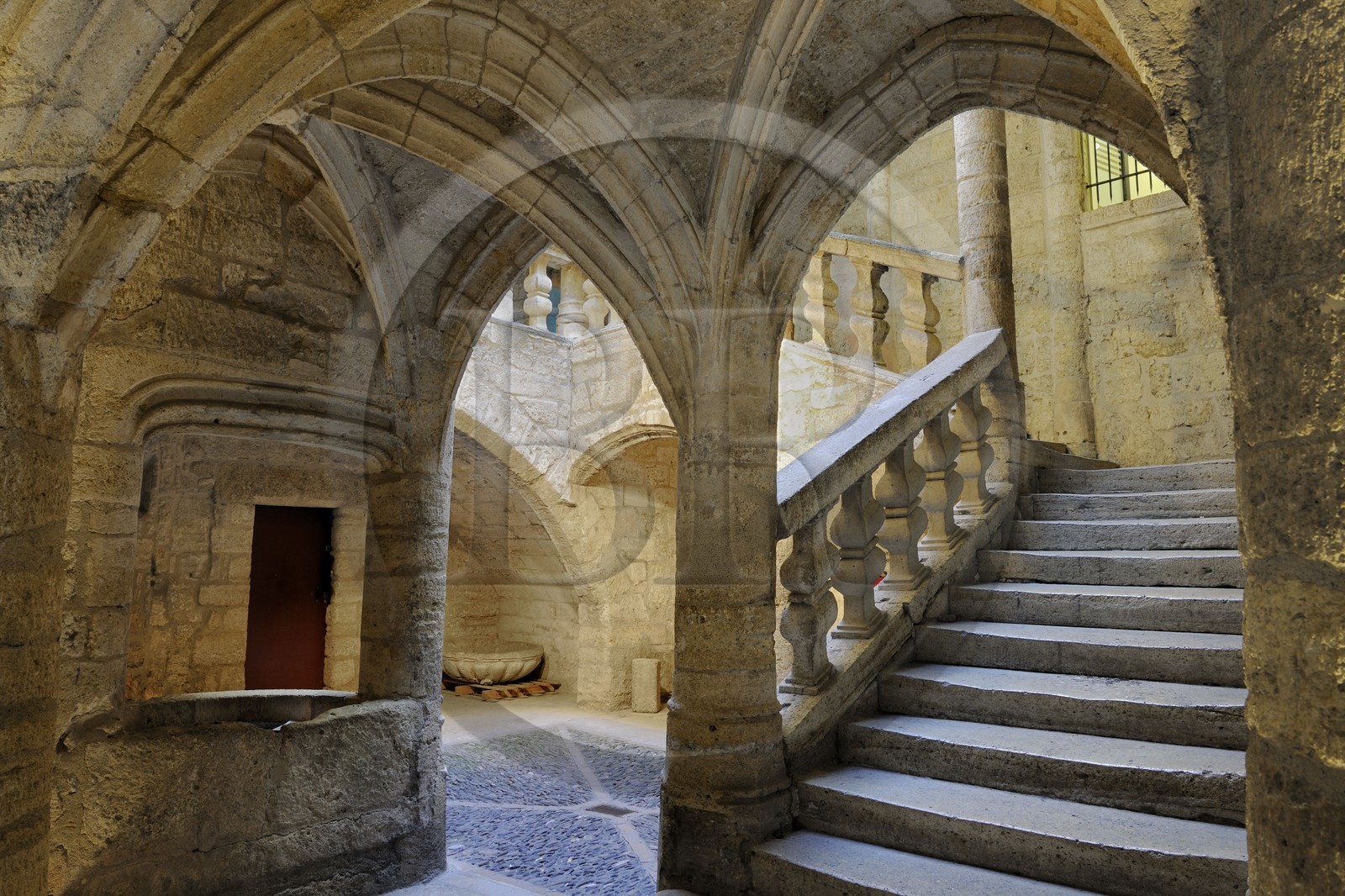 France, Hérault (34), Pézenas, vieille ville, escalier de l' Hôtel de Lacoste du 15ème siècle