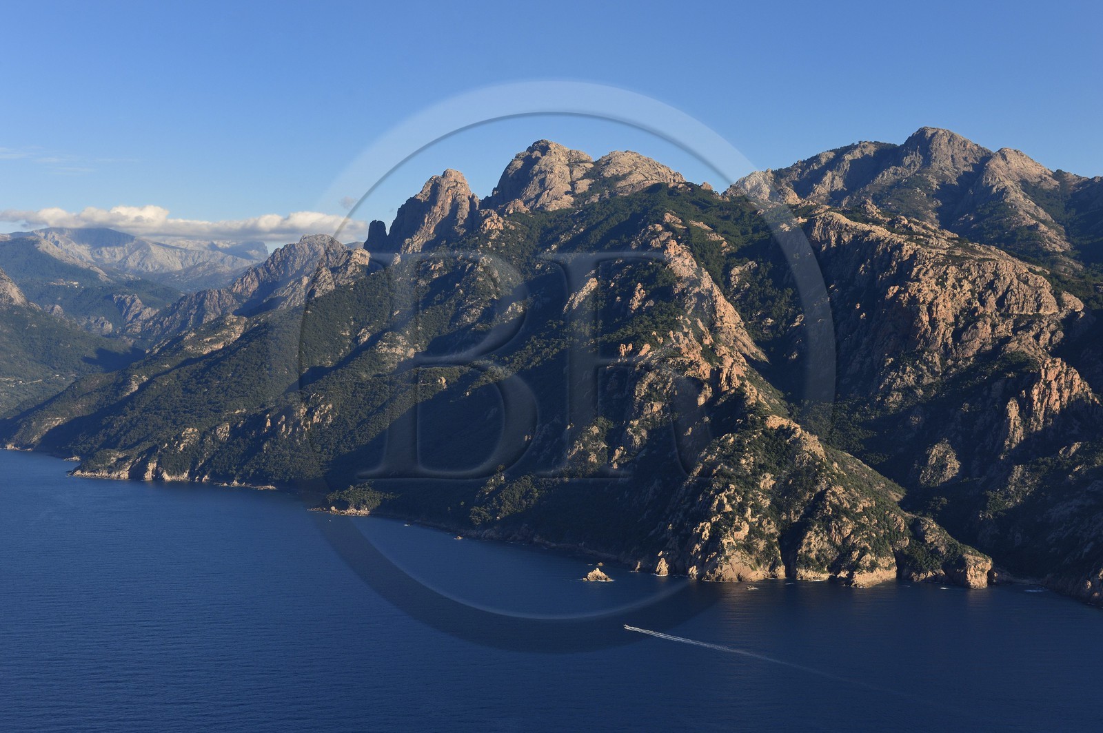 France, Corse-du-Sud (2A), Golfe de Porto, classé Patrimoine Mondial de l'UNESCO (vue aérienne)