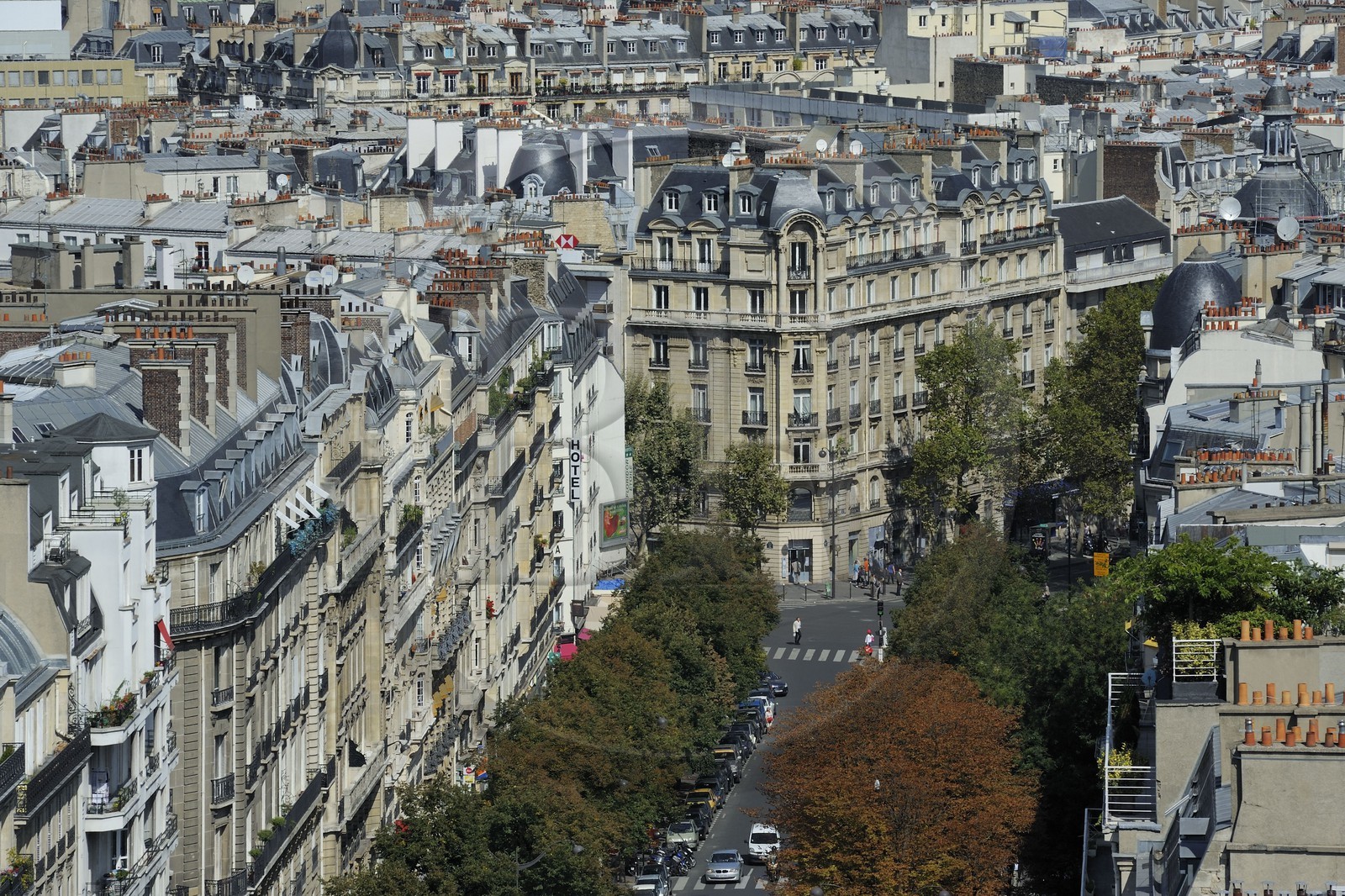 France, Paris (75), l'avenue Mac-Mahon vu du haut de l'Arc de Triomphe
