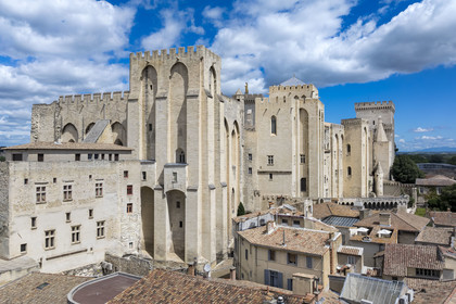 France, Vaucluse (84), Avignon, Palais des Papes classé Patrimoine mondial de l'UNESCO, la facade Sud-Est (vue aérienne)