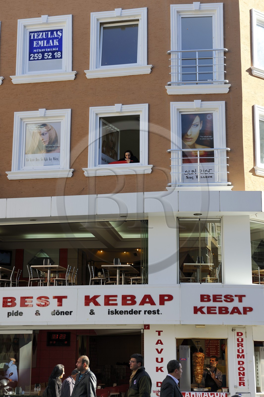 Turquie, Istanbul, quartier de Beşiktaş, façade de magasin et restaurant de Kebab ou Kebap