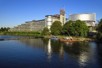 France, Bas-Rhin (67), Strasbourg, quartier européen, le batiment de la Cour européenne des droits de l'homme qui dépend du Conseil de l'Europe