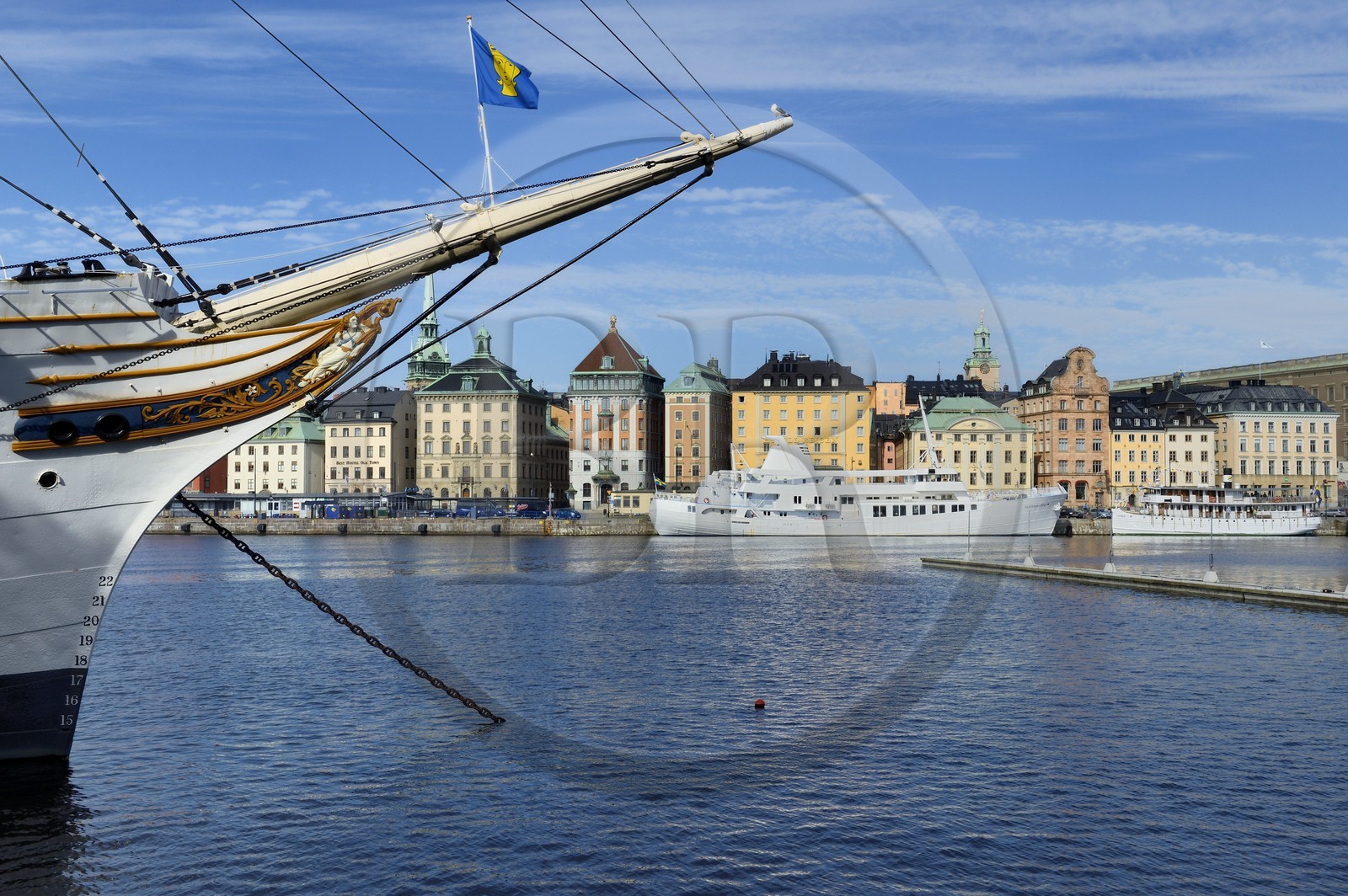 Suède, Stockholm, vue sur la vieille ville dans l'île de Gamla stan (Gamala Stan Riddarholmen) depuis l'île de Skeppsholmen