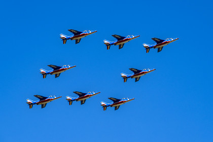 France, Bouches-du-Rhône (13), Salon-de-Provence, base aerienne 701, base de la Patrouille de France (PAF pour Patrouille acrobatique de France) de l'Armée de l'air et de l'espace française, les avions Alphajet volent en formation Losange