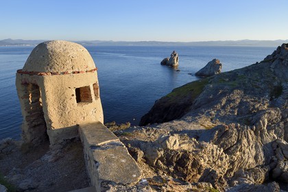 France, Var (83), Iles d'Hyères, parc national de Port Cros, Ile de Porquerolles, la batterie des Mèdes au cap des Mèdes