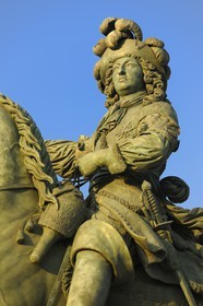 France, Yvelines (78), château de Versailles, classé Patrimoine Mondial de l'UNESCO, statue équestre de Louis XIV