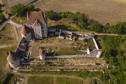 France, Allier (03), former province of Bourbonnais, Besson, Fourchaud castle (14th century to 16th century) now belonging to the descendants of the Bourbon-Parma (aerial view)