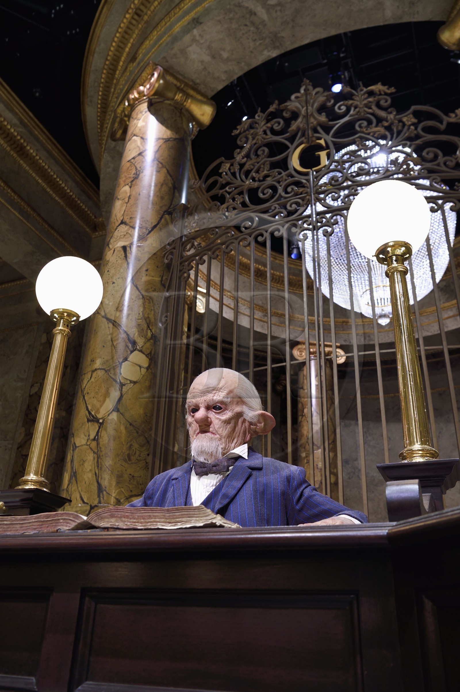 Royaume-Uni, Hertfordshire, Leavesden, Leavesden Film Studios, Harry Potter Studio Tour London, les coulisses du tournage des 8 films de Harry Potter, Gringotts, la banque des sorciers gardée par les Gobelins