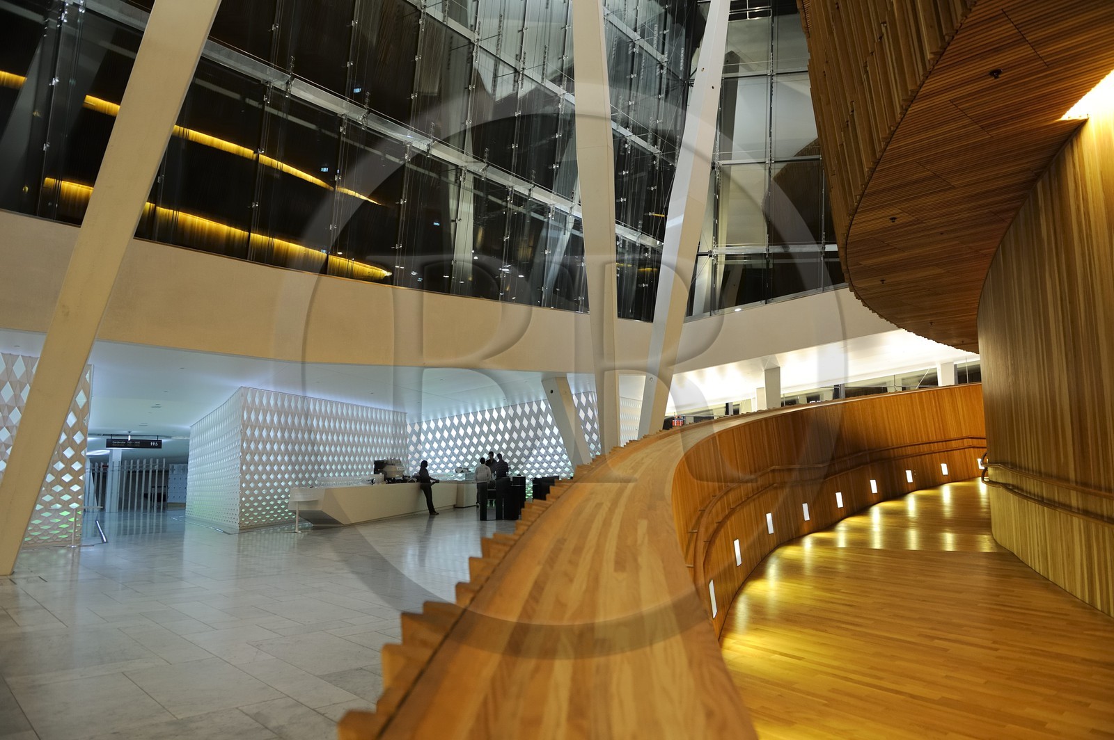 Norvège, Oslo, le nouvel opéra dessiné par les architectes de Snohetta, dans le quartier des docks de Bjorvika