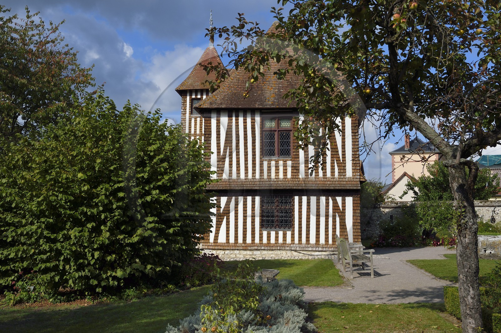 France, Seine-Maritime (76), Petit-Couronne, musée Pierre Corneille, manoir typiquement normand avec ses pans de bois et son essentage d'ardoise, il a servi de maison de campagne à l'écrivain