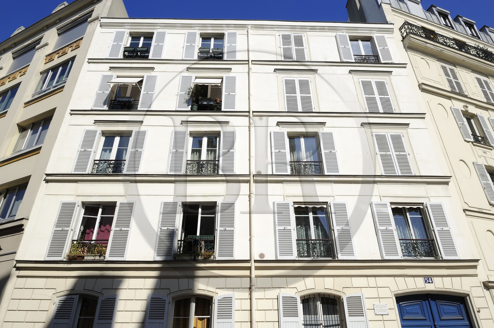 France, Paris (75), Montmartre, au n° 54 rue Lepic le peintre Vincent Van Gogh et son frère Théo habitèrent au troisième étage de 1886 à 1888