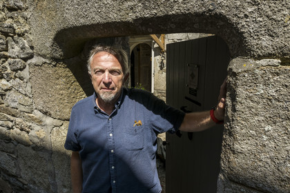 France, Finistère (29), Roscoff, maison d'armateur de la rue Armand Rousseau dite de la Porte Noire construite à la fin XVIème siècle par les frères James, Christian Kulig est son actuel propriétaire