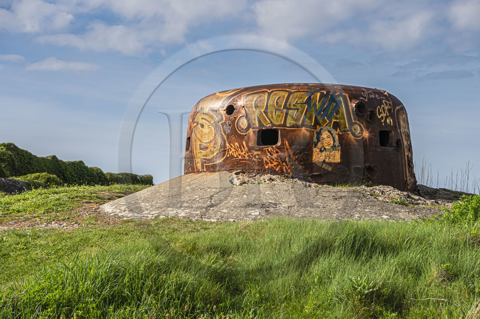 France, Ille et Vilaine, Cote d'Emeraude (Emerald Coast), Saint Malo, Pointe de la Varde, German fire bell marked with numerous shooting impacts