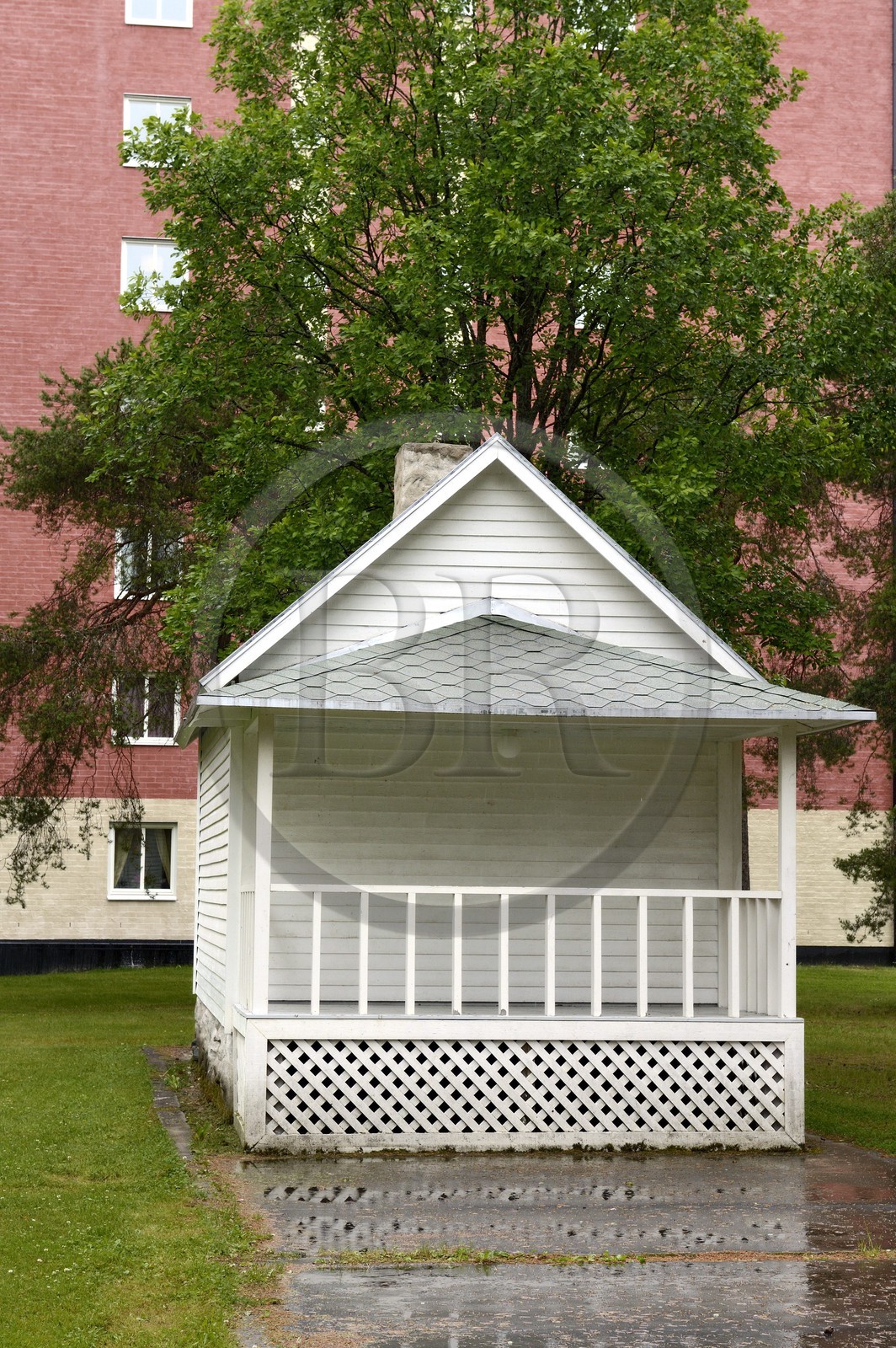 Suède, Comté de Vasterbotten, Umea, parc de sculpture d'Umedalen, Homestead (2004) de Clay Ketter