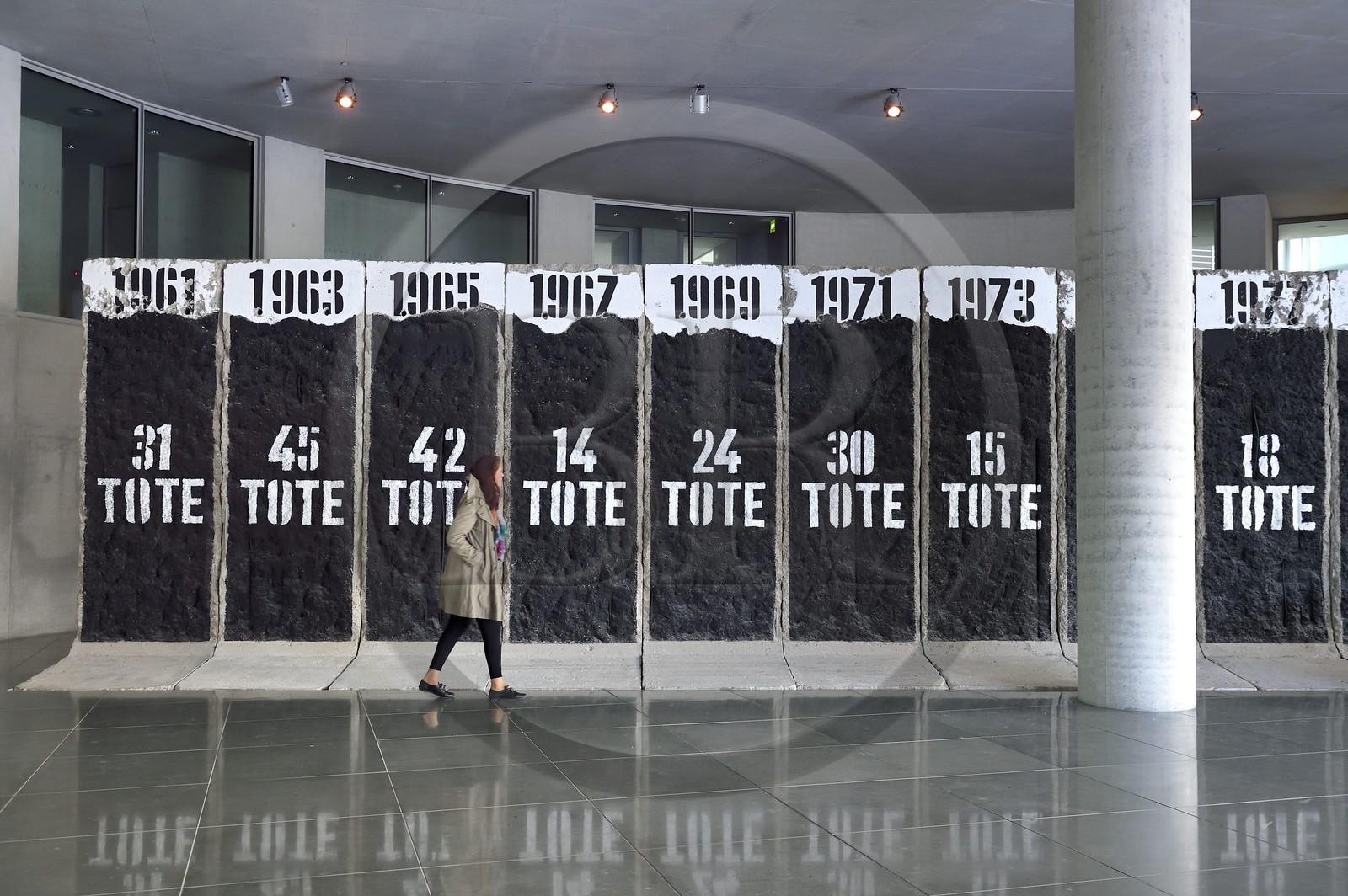 Germany, Berlin, Bundestag, buildings in the new parliamentary complex, Marie Elisabeth Luders Haus by architect Stephan Braunfels on Spree River banks, Mauer-Mahnmal (Wall Memorial)
