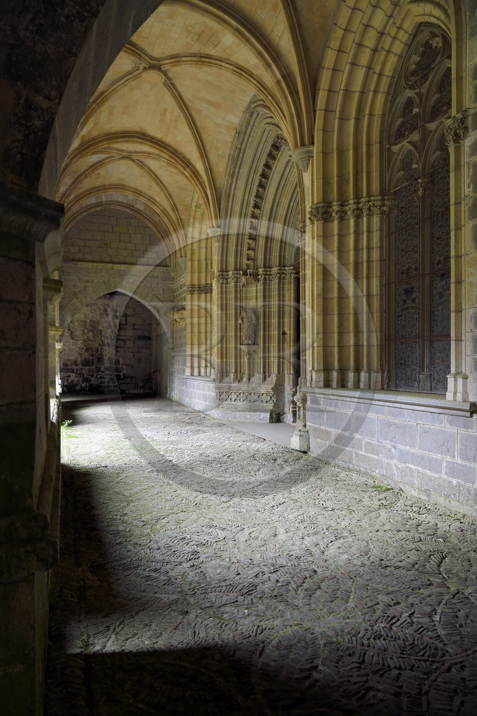 Spain, Basque Country, Navarra, Roncesvalles, stop on el Camino de Santiago (the Way of St. James), Royal Collegiate Church of Roncesvalles, cloister of the Church of Santa María la Real