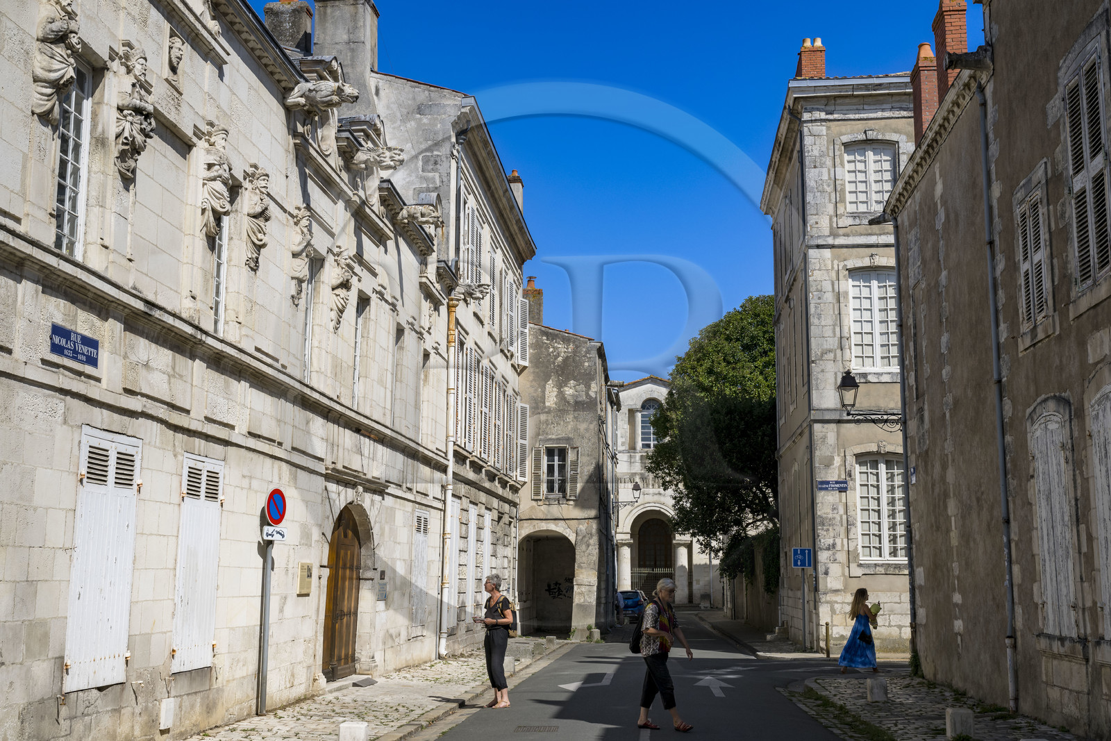 France, Charente-Maritime (17), La Rochelle, la Maison de Nicolas Venette et l'Hopital d'Auffredy en arrière plan