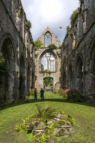 France, Côtes d'Armor (22), Paimpol, abbaye de Beauport du XIIIème siècle, intérieur de l'église abbatiale