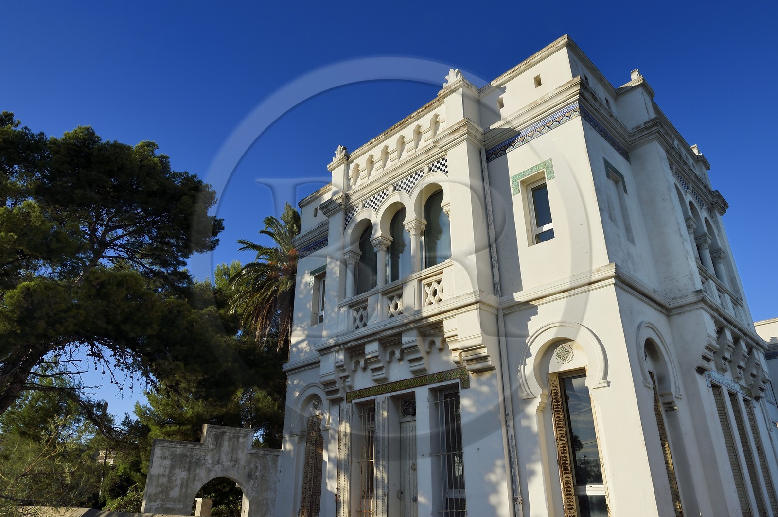 France, Var (83), la rade de Toulon, La Seyne-sur-Mer, quartier de Tamaris, l'institut Michel Pacha (ex institut de biologie marine de l'Université de Lyon) de style orientaliste