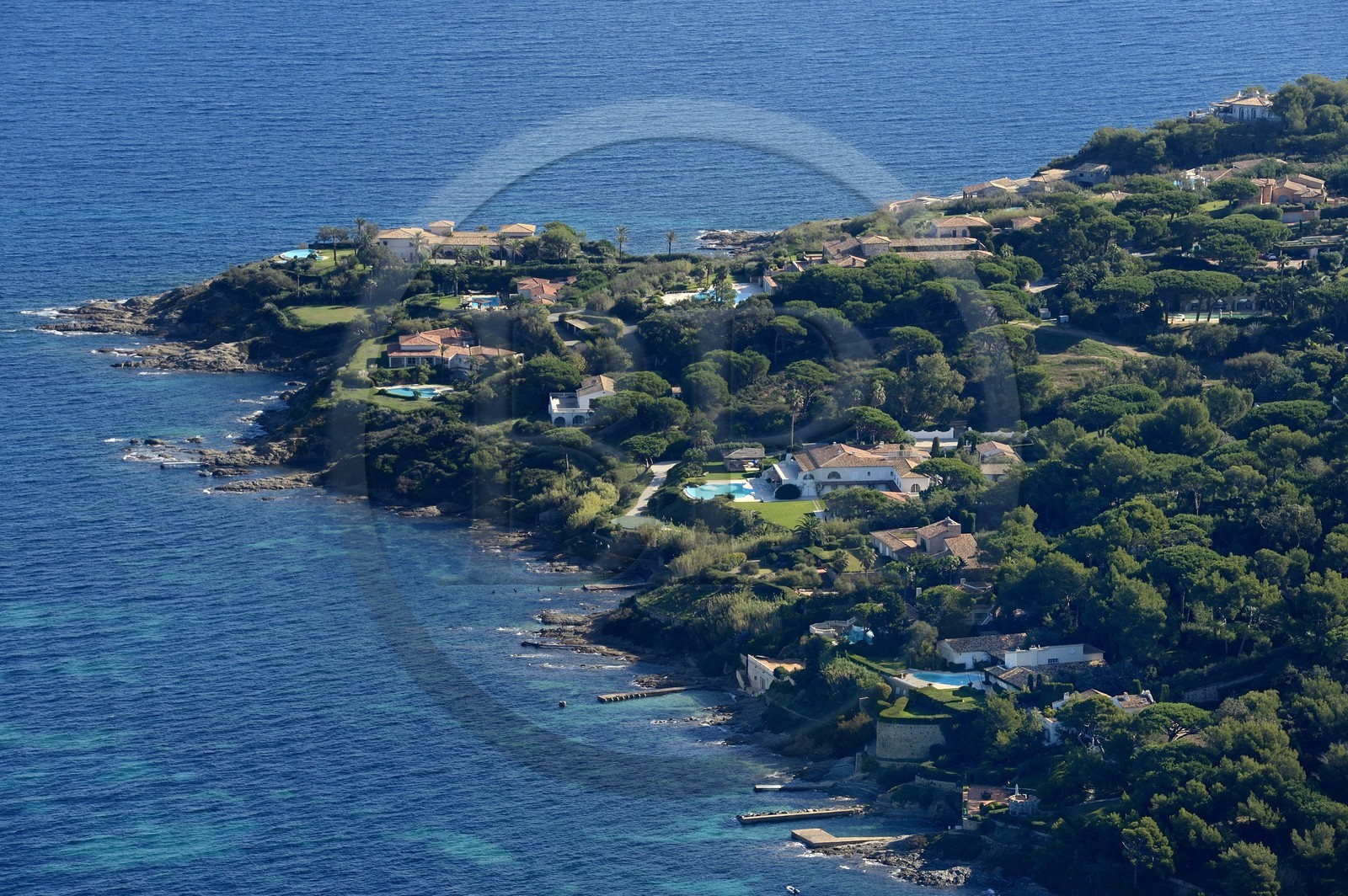 France, Var (83), le Golfe de Saint Tropez, Saint-Tropez, la pointe de la rabiou (vue aérienne)