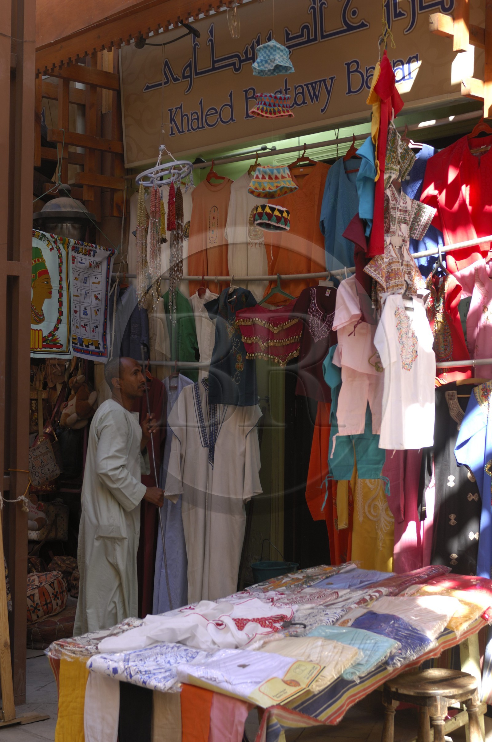 Egypt, Upper Egypt, Nile Valley, Luxor, the new souk, fabrics merchant