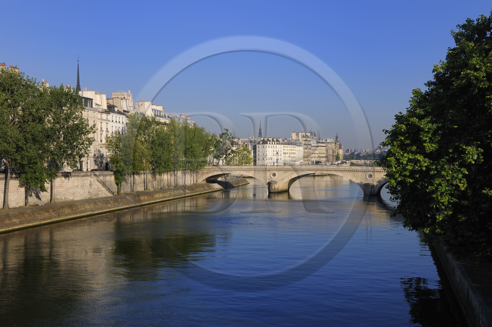 France, Paris (75), les rives de la Seine classées Patrimoine Mondial de l'UNESCO, île Saint Louis, le pont Louis-Philippe